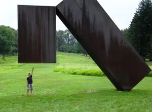 BoyWithSchulpture