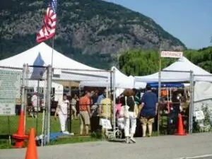 Packed with fairgoers already before 10 a.m.