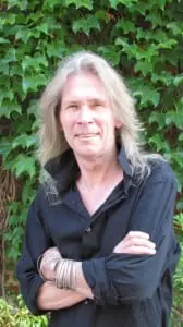 Larry Lyons1