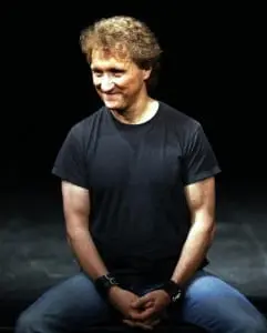 Tom-Edge of Stage-Close Up