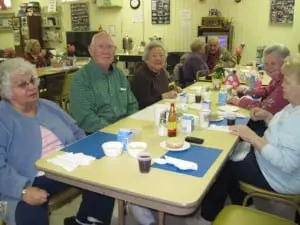Seniorsâ
atâ
theâ
Nutritionâ
Centerâ
inâ
Coldâ
Spring