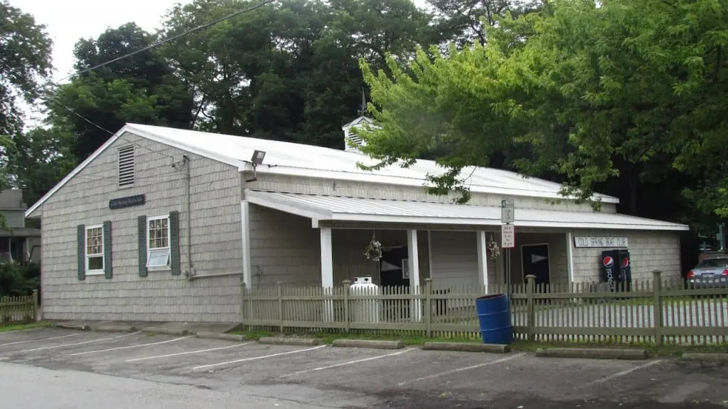 Toxicâcoalâtarâdepositsâfromâaâ19thâcenturyâmanufacturedâgasâplantâareâstillâpresentâbeneathâtheâColdâSpringâBoatâClub (file photo)
