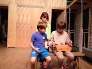 TheâchildrenâofâToâKillâAâMockingbird,âfromâleft,âEmersonâDelMonte,âOliviaâO'BlaneyâandâMaxâMormar. (PhotoâbyâNancyâSwann)