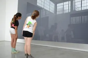 TwoâparticipantsâinâaâschoolâtourâgroupâatâDia:âBeacon (PhotoâcourtesyâofâDia)
