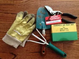 Essential garden tools (Photo by P. Doan)