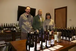 Leftâ
toâ
right:â
Associateâ
Maxâ
Pritchardâ
andâ
Aristanâ
co-proprietorsâ
Timâ
Buzinskiâ
andâ
Meiâ
Yingâ
So,â
ciderâ
expertsâ
all.