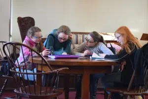 Localā
studentsā
areā
frequentā
libraryā
users.