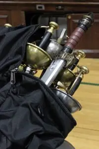 Toolsā
ofā
theā
pirateā
trade,ā
waitingā
toā
beā
unsheathedā
inā
comicā
battle