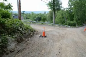 Drainageâ
workâ
wouldâ
beginâ
nearâ
theâ
intersectionâ
ofâ
Southâ
Mountainâ
Passâ
andâ
Manitouâ
Road,â
justâ
aboveâ
Routeâ
9D,â
seenâ
inâ
theâ
centerâ
distance.