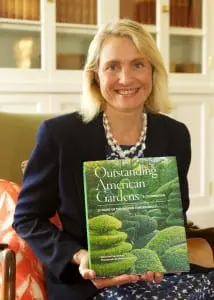 JennyâduâPontâwithâTheâGardenâConservancy'sâânewâbook,â"OutstandingâAmericanâGardens"â(imageâcourtesyâofâHamburgâCommunications)