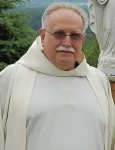 Fatherâ
Eliasâ
Mallonâ
(photoâ
provided)