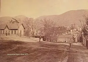 A view of the Matteawan Railroad Station, located at Main and Churchill.  Today the complex, located just past the curve of Main, holds beauty salons and apartments. (BHS collection) 