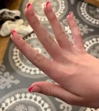 nails