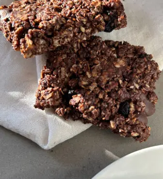 Chocolate-Pecan Granola Bars 