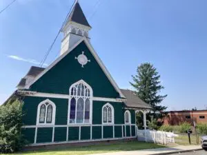 The St. Andrew & St. Luke church on South Avenue in Beacon (Photo by J. Simms)
