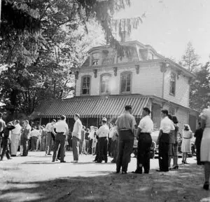 During WorldWar II, the Beacon Elks hosted dinners for 1,500 departing service members.