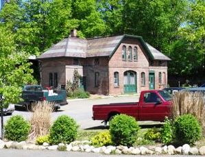 8 Marion Avenue