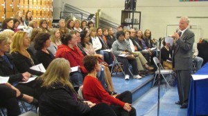 Steve Salomone of Drug Crisis in Our Backyard spoke at the drug forum hosted by the Haldane PTA. (Photo by M. Turton)