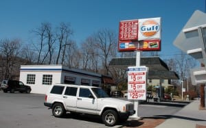 The Gulf station on Cold Spring's Chestnut Street — Photo by L.S. Armstrong