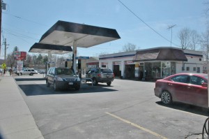 The Gulf station at Foodtown Plaza in Cold Spring (Photo by L.V. Armstrong)