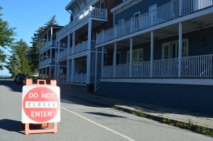 West Street is now one way from North Street to New Street. The street is not closed however — although this sign indicates that it is.