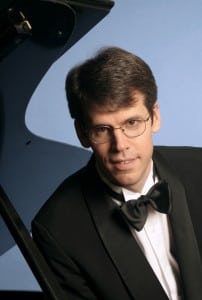 Vassar music faculty member Thomas Sauer
