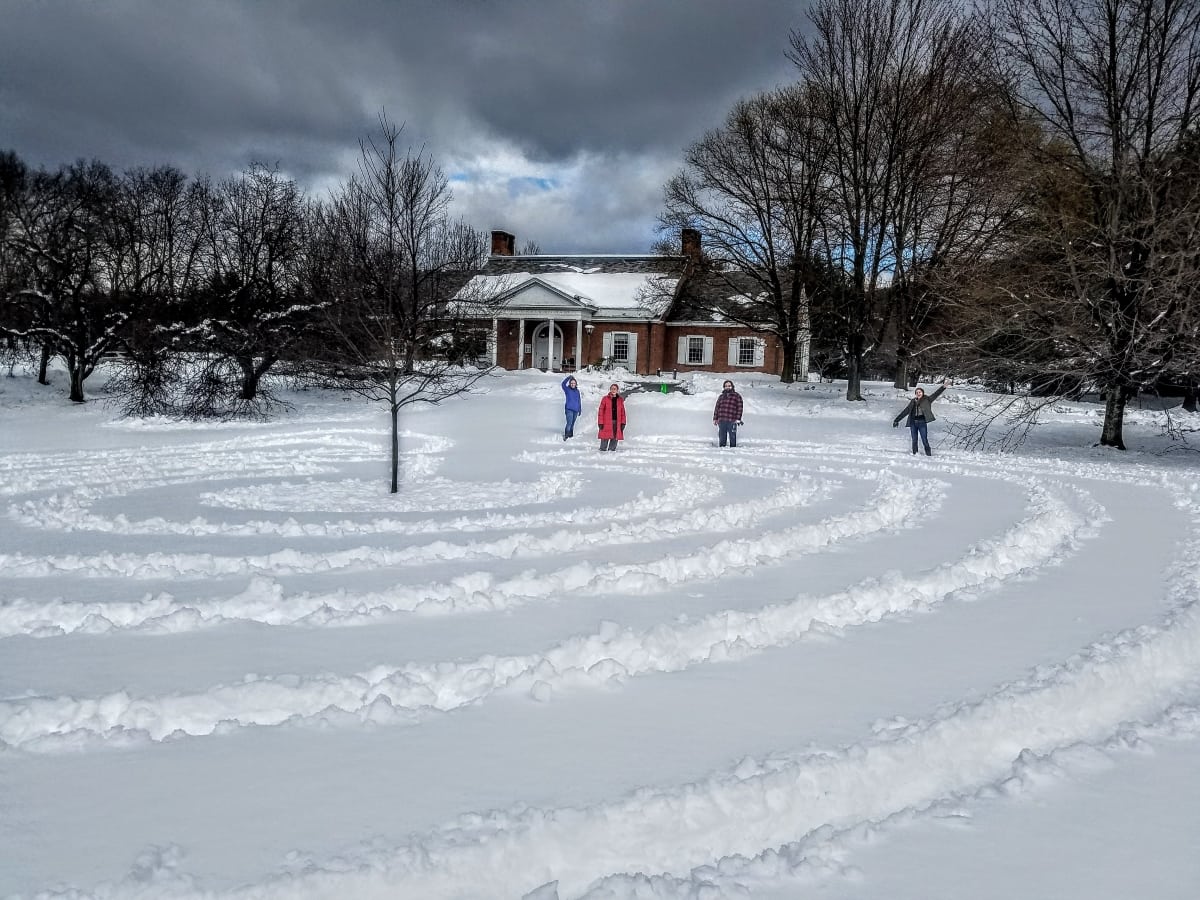 snow labyrinth karen thompson