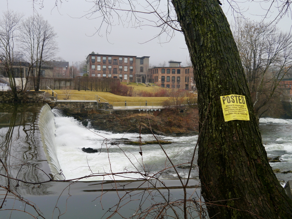 No trespassing signs at Fishkill Creek