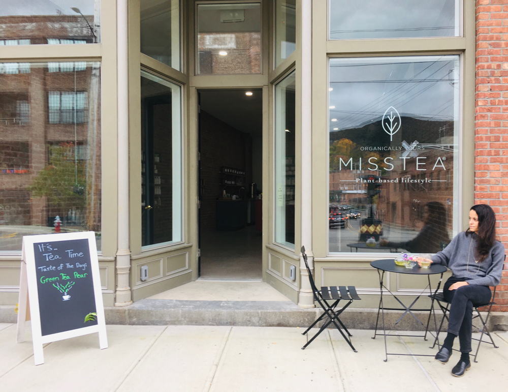 Miss Tea storefront