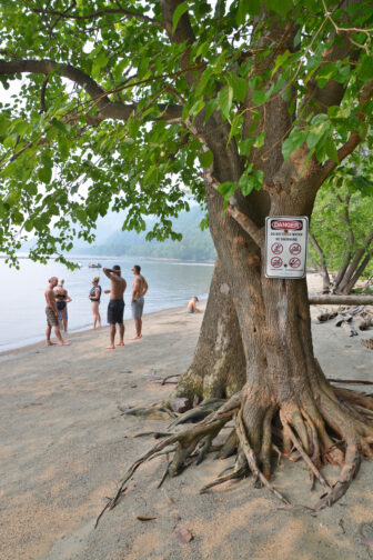 Little Stony Point / Sandy Beach