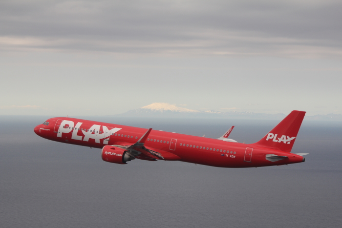 PLAY airline