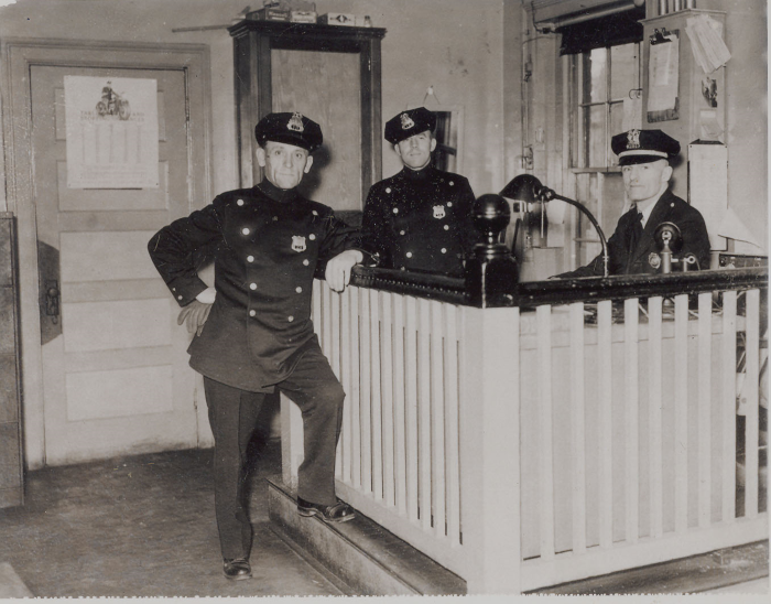 Desk sergeant, 1935