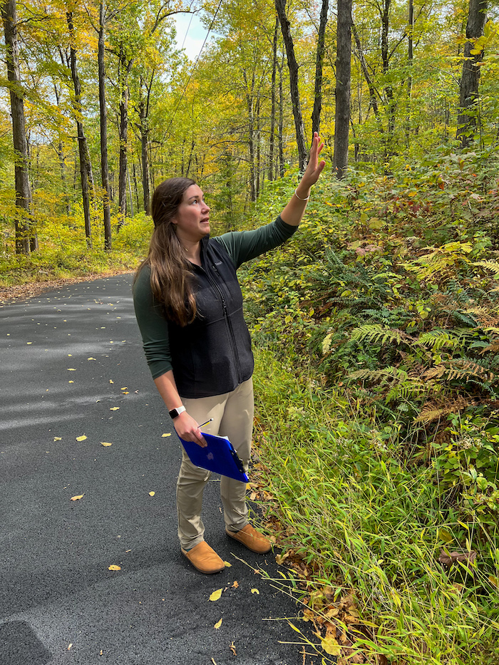 Cory Tiger of the Hudson Highlands Land Trust discusses habitat linkage at the edge of Fahnestock State Park. Photo by B. Cronin