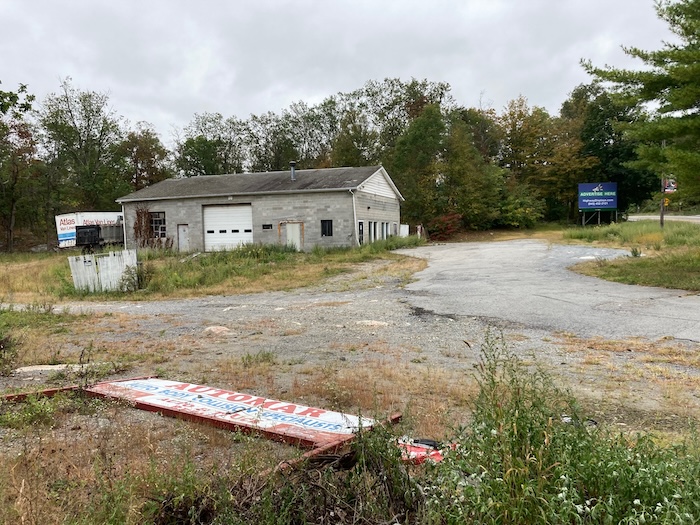 A developer has proposed building a gas station with a Dunkin’ on the former Automar site on Route 9. Photo by L. Sparks