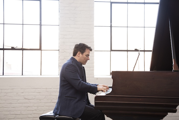Daniel Kelly will perform tonight (Sept. 6) at St. Mary’s Church in Cold Spring (Photo by Flynn Larsen)
