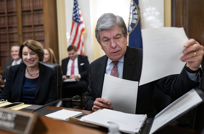 Amy Klobuchar, Roy Blunt
