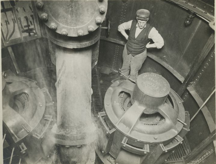 Equipment inside the aqueduct, 1913