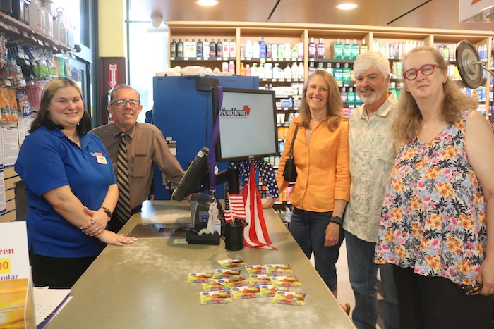 From left: Kristin Serrand and Mike Wilson of Foodtown, Marie Wieck and Seamus Carroll, and Andrea Bach of the Philipstown Food Pantry Photo by M. Turton
